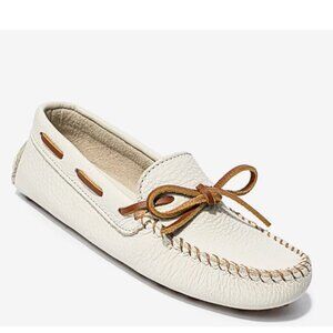 Minnetonka‎ Classic Driving Loafer Off White 6